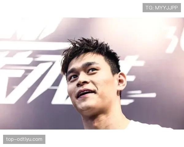 孙杨私下穿搭被拍，赛场铁人变成贵公子那一刻我笑出了声