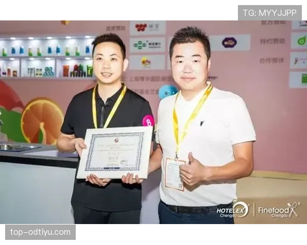 唐佳豪训练完直接去奢侈品店刷卡，这自律和消费观也太割裂了